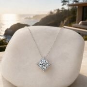 Aurora Cube Diamond-Shaped Halo Moissanite Clavicle Necklace