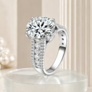 Butterfly Dance 10ct Bow Moissanite Statement Ring - Image 4
