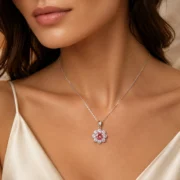 siglo-jn310y-padparadscha-necklace-45-degree.webp