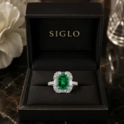 emerald-cut-halo-ring-siglo-box.webp